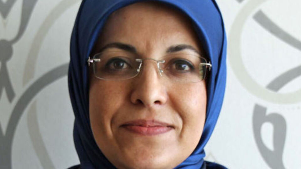 Türkiye'nin ilk başörtülü belediye başkanı