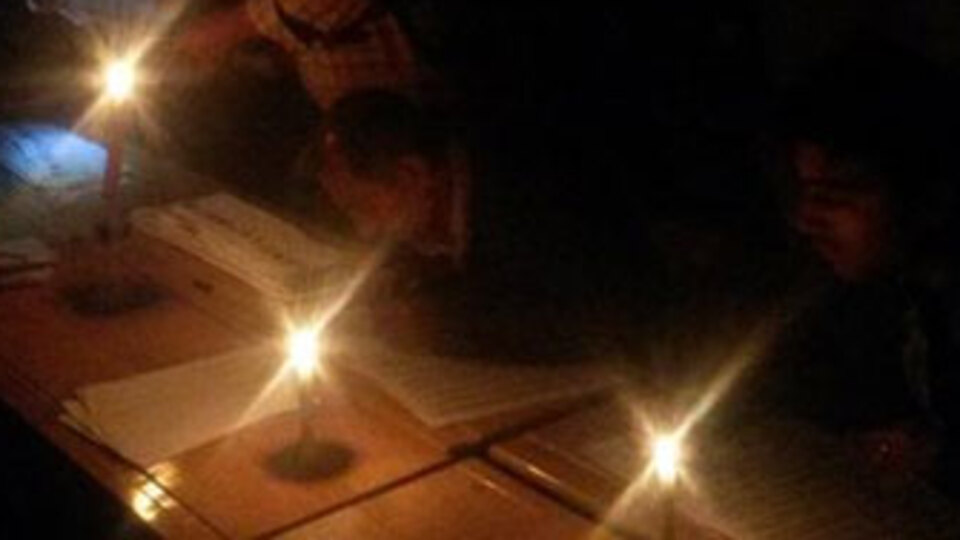 Mum ışığında oy sayımı!