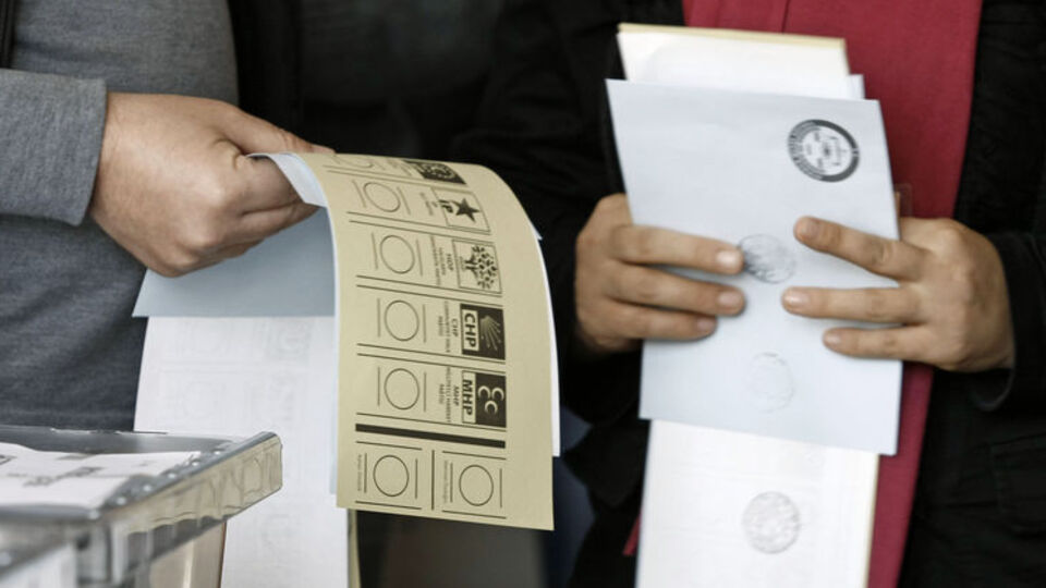 Yalova'da 1 oy krizi!