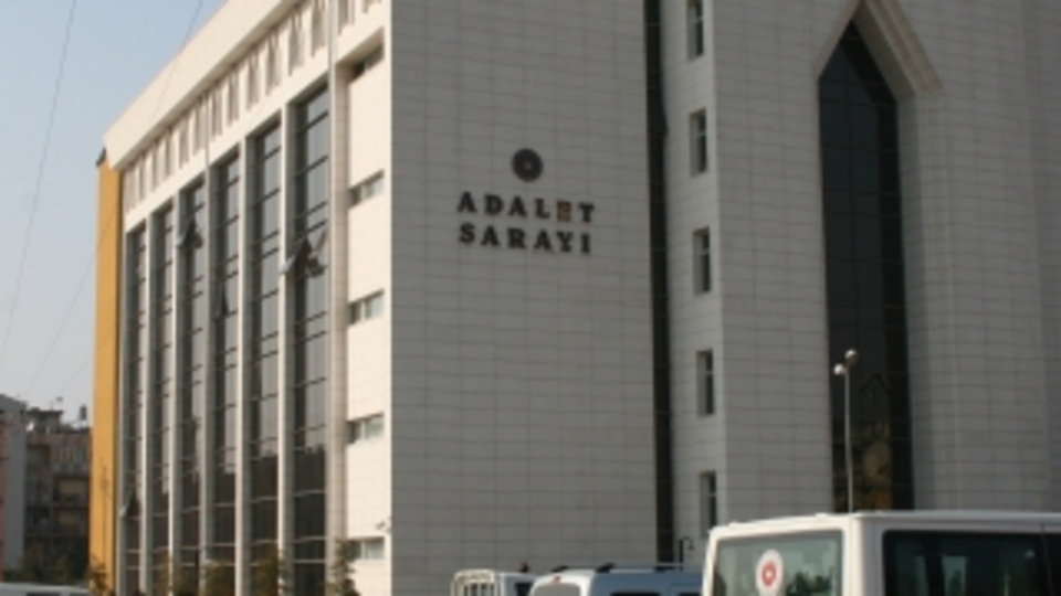Belediye Başkanları mazbatalarını almaya devam ediyor