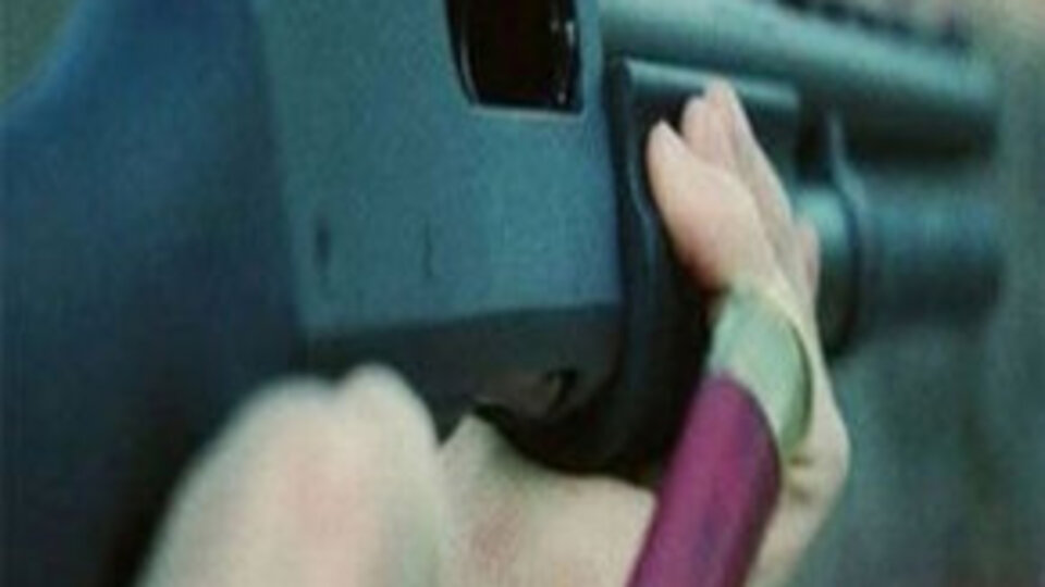 Çocuklarının gözü önünde öldürdü!