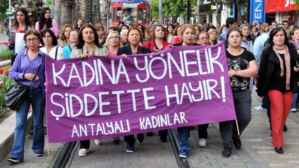 Ak Parti'li vekile tepki yürüyüşü!