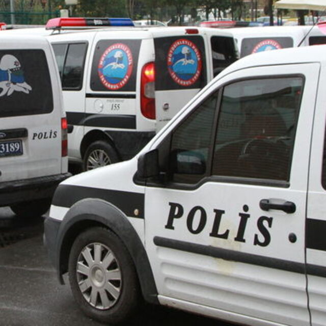Karakola usul dışı götüren polisler yandı