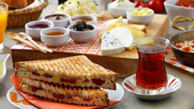 Her kahvaltıda kaç kalori alıyoruz?