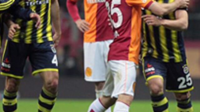 Melo'dan Emre'ye şok hareket!