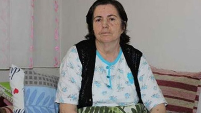 17 yıl karnında havluyla yaşadı