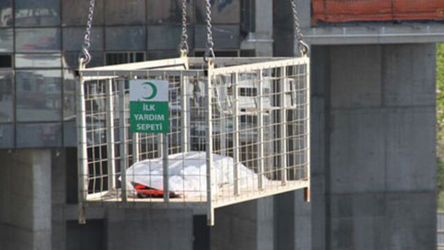 Rezidans inşaatında akıl almaz kaza!