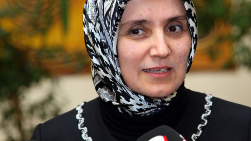 Başörtülü rektör konuştu