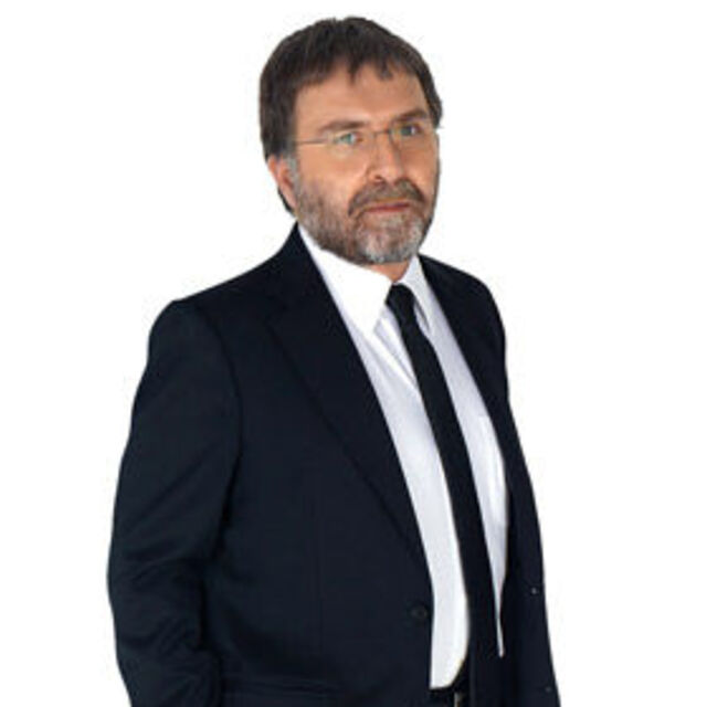 Ahmet Hakan yazılarına ara verdi!