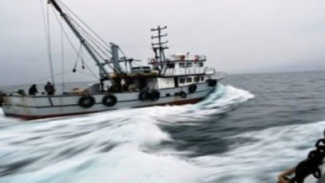 Marmara Gölü'nde balıkçı teknesi alabora oldu