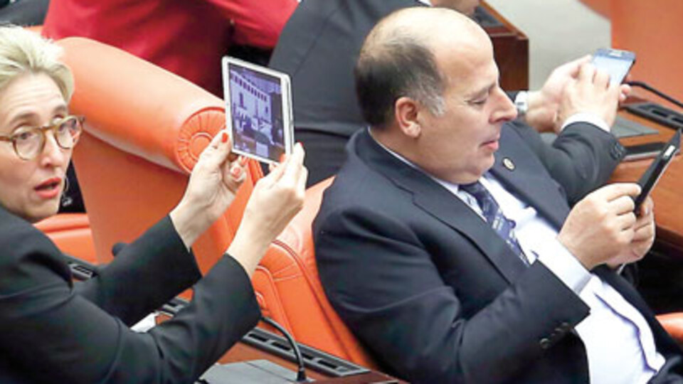 TBMM'de cep telefonu yasağı uygulanabilir mi?