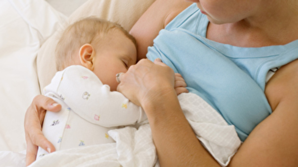 Emziren anneler nasıl beslenmeli?