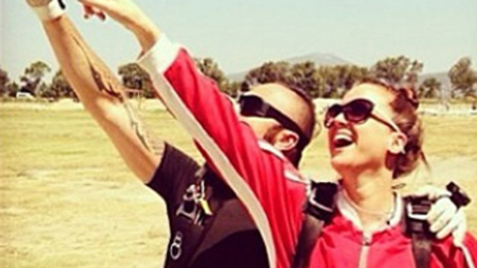 4,000 metreden atladı!