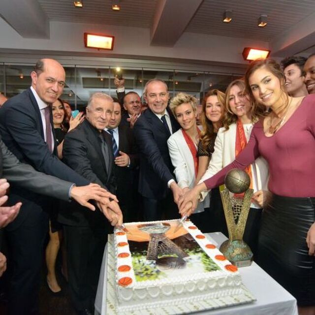 G.Saray şampiyonluğu kutladı