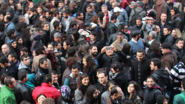 Bu orduya her 2 dakikada 14 kişi katılıyor!