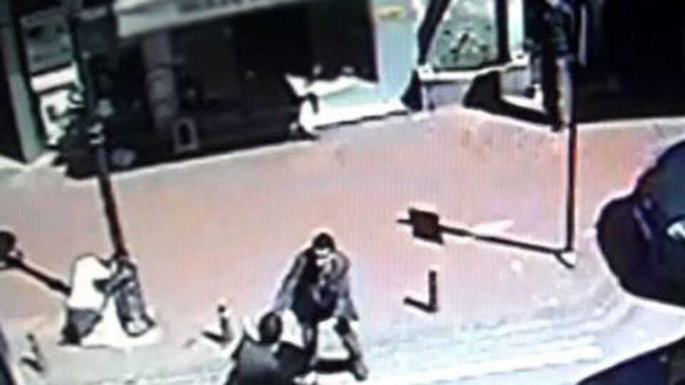 Kendisiyle dalga geçen arkadaşını bıçakladı