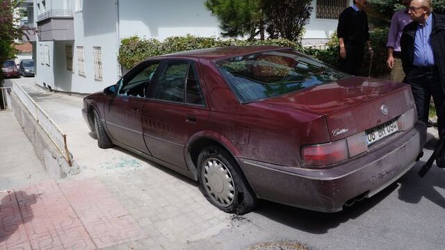 Cadillac'lı kadın sürücü Ankara'yı karıştırdı