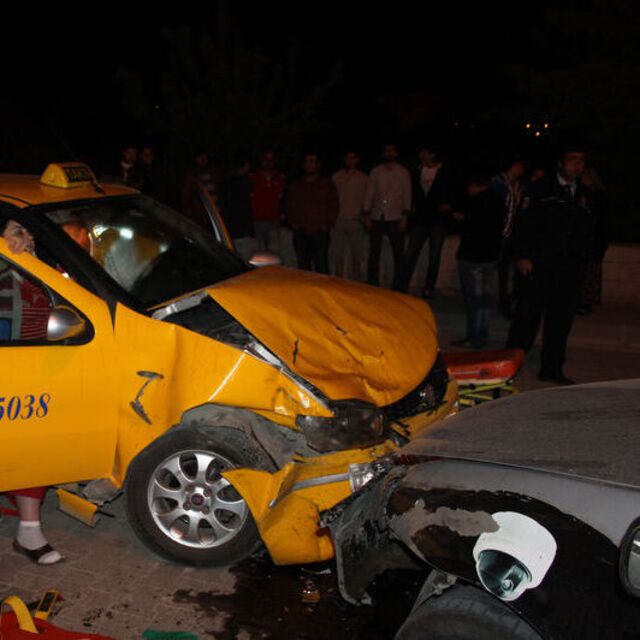 Kafa kafaya çarpıştılar!