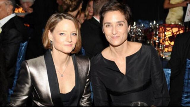 Jodie Foster kız arkadaşıyla evlendi!