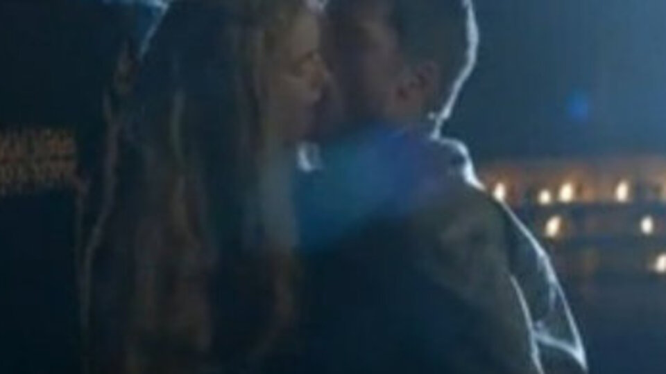 Sevişme sahnesi için pişmanım!