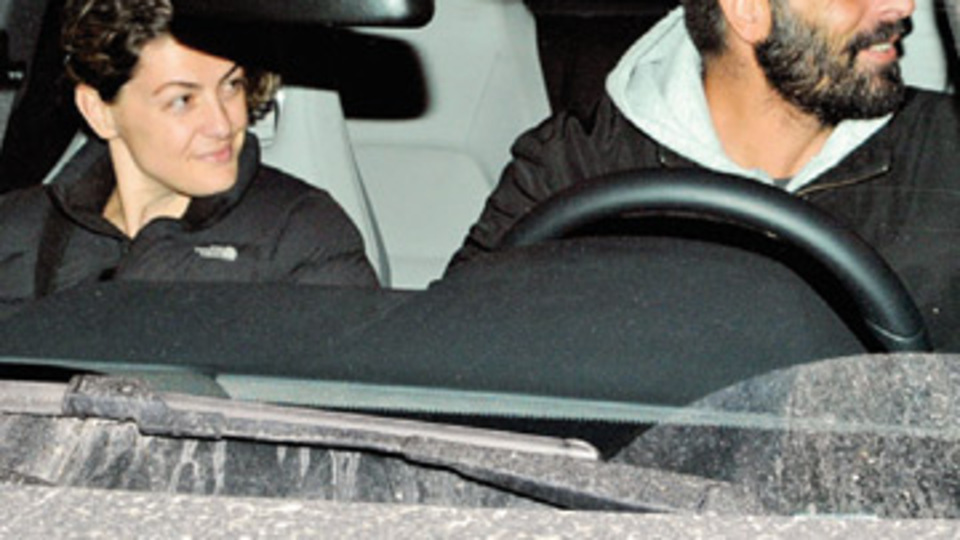 Çocukluk arkadaşıyla tavla keyfi