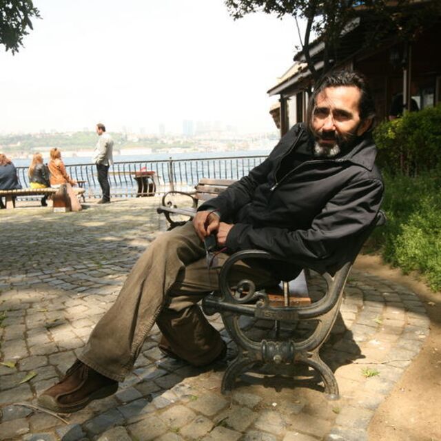 'Aç kalsam da kimseye ağlamam'