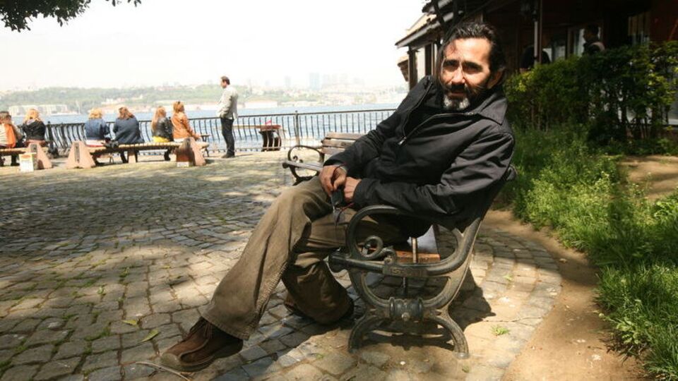 'Aç kalsam da kimseye ağlamam'