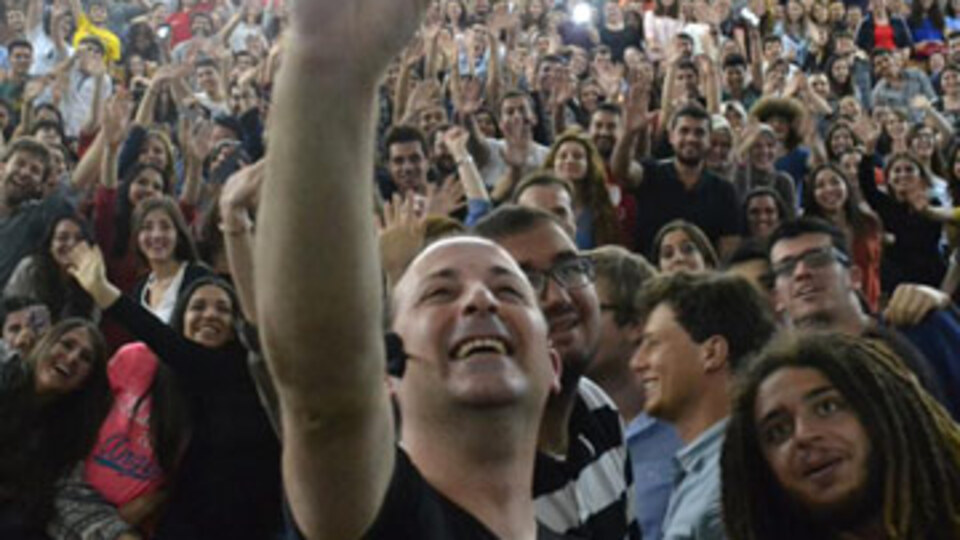 Tolga Çevik ve ODTÜ'lülerden selfie!