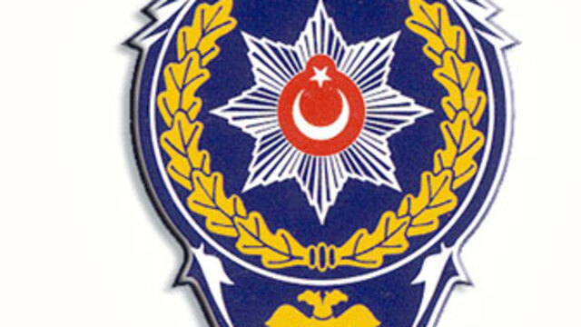 Emniyet'te deprem sürüyor