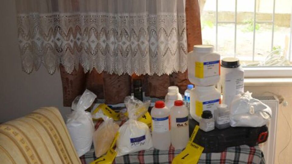 Yangın uyuşturucuyu ortaya çıkardı