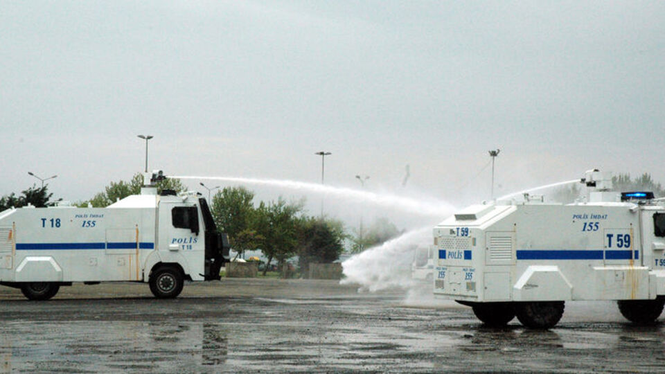 "Evet TOMA suluyorsun"