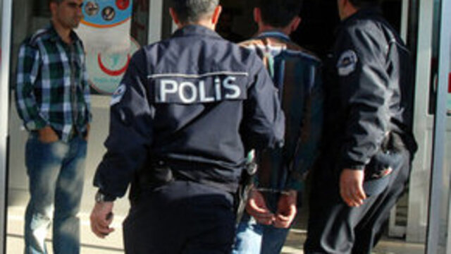 Suç örgütü operasyonunda tutuklama