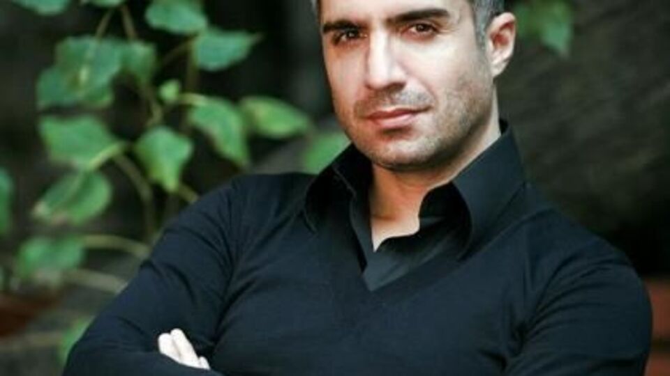 Bir kadın bir erkek arıyor