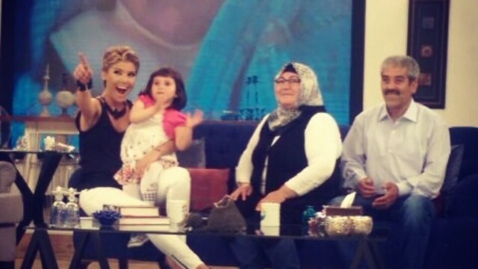 Ela Naz'a yardım edin!