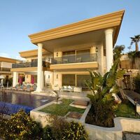 Geceliği 196 bin lira!