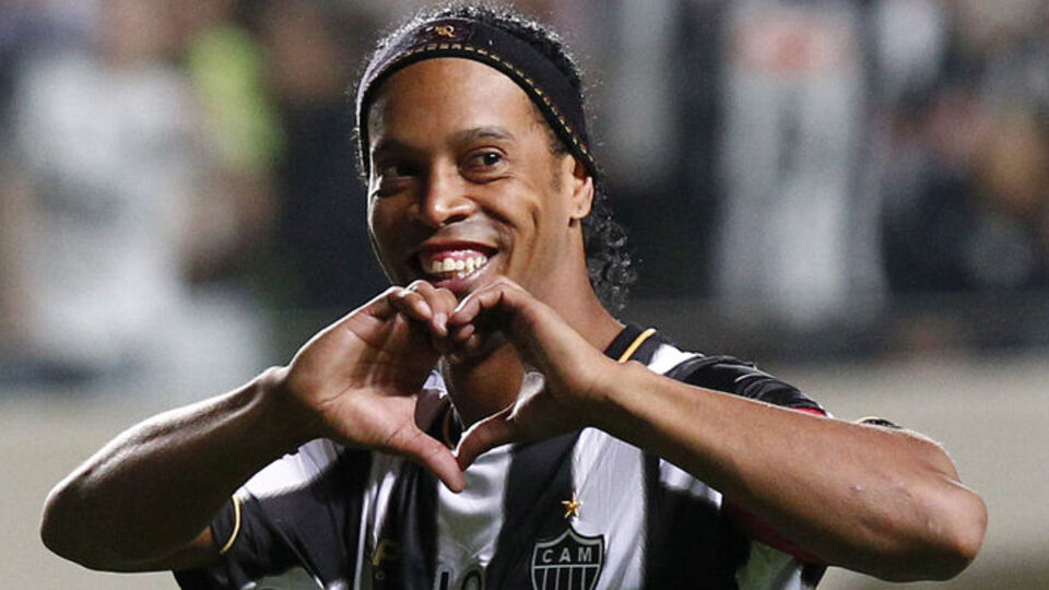 Ronaldinho'ya şok yanıt!