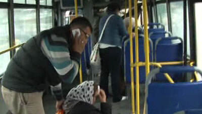 İETT otobüsü beton mikserine çarptı