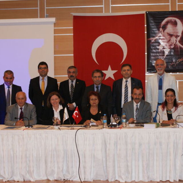 Feyzioğlu'na barolardan destek ve tepki!