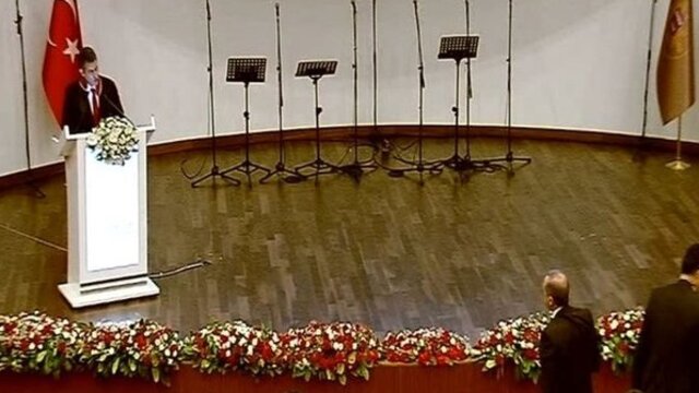 Başbakan toplantıyı böyle terk etti