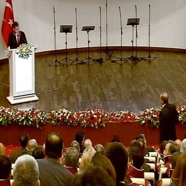 Başbakan toplantıyı böyle terk etti