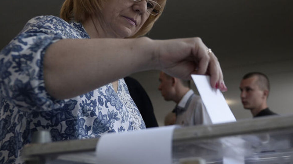 Kırım'dan sonra Ukrayna'da iki referandum