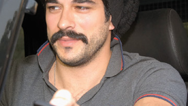 Burak'tan sevgiliye övgü
