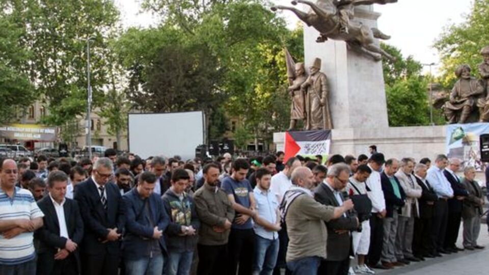 Saraçhane Parkı'nda Soma için gıyabi cenaze namazı kılındı