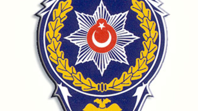 Emniyet'te deprem sürüyor
