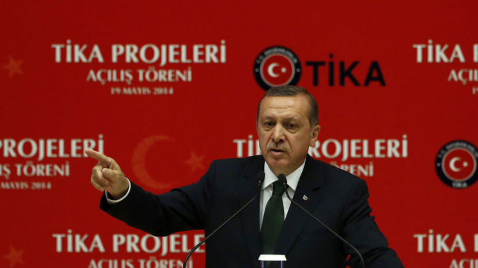 "Hedefimiz, seçme ve seçilme yaşının 18 olması"