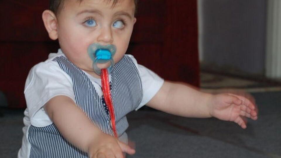 11 aylık bebek kornea nakli bekliyor