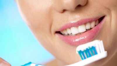 Her 3 kişiden biri dişlerini fırçalamıyor