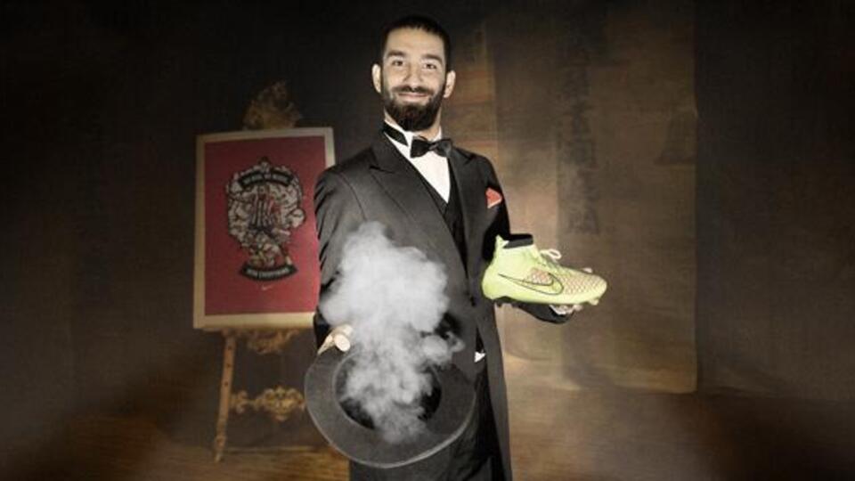 Arda Turan sihirbaz oldu!