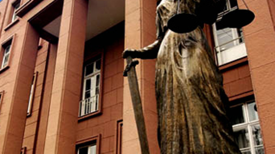 "Lan" hakaret sayılmadı