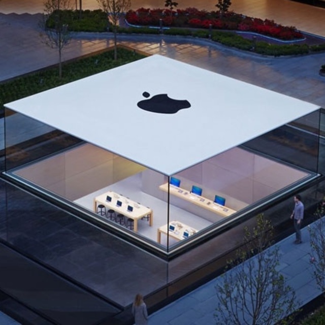 Apple Store'a Türkiye'de ilk şok